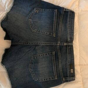 Kut from the kloth Jean shorts size 4.